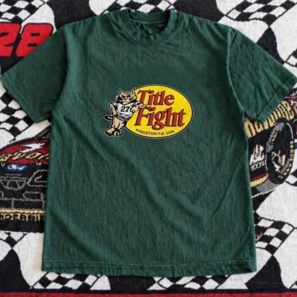 Gildan Men Green T-Shirt, Green Title Fight Graphic Tee